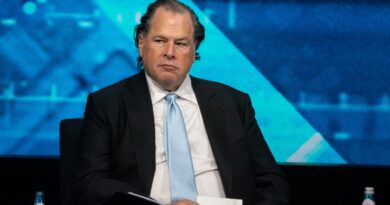 Salesforce's beat fails to convince the market that software can survive AI